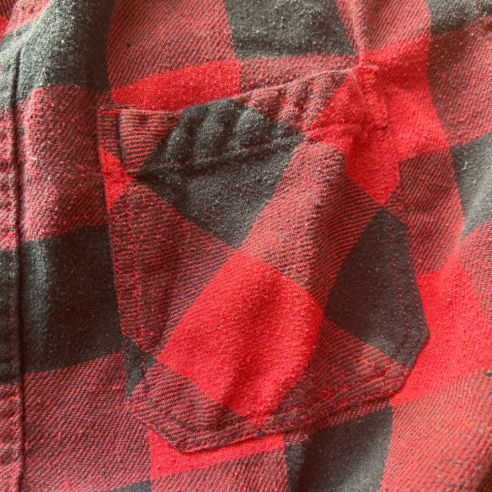 Red and black flannel - Picture 4 of 6